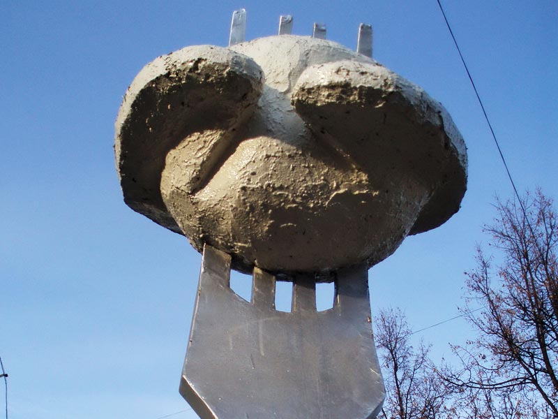 Памятник пельмени в удмуртии фото
