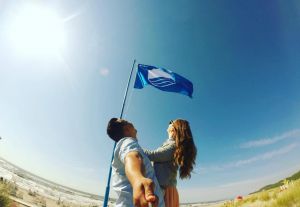 Российский пляж получил международную премию "Голубой флаг"