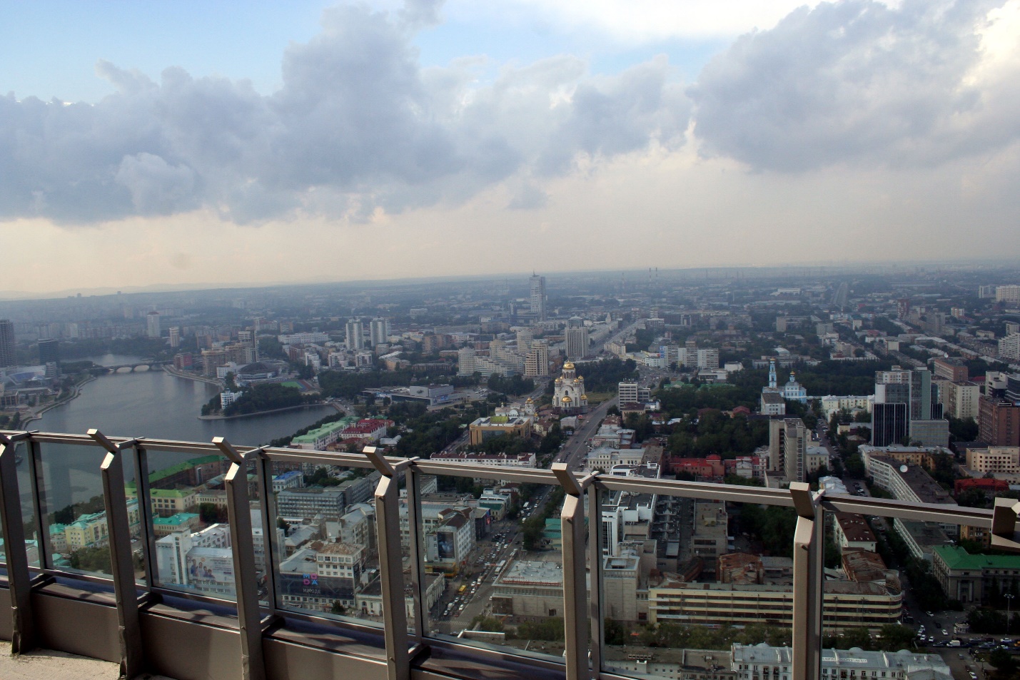 Екатеринбург – город, который стоит на стыке Европы и Азии