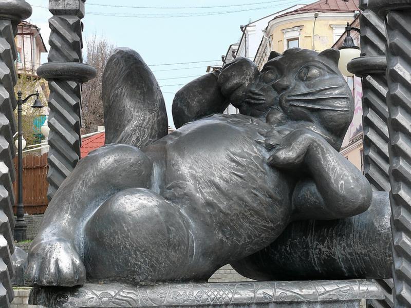 5 самых известных памятников Казани: что общего у кота и кареты?
