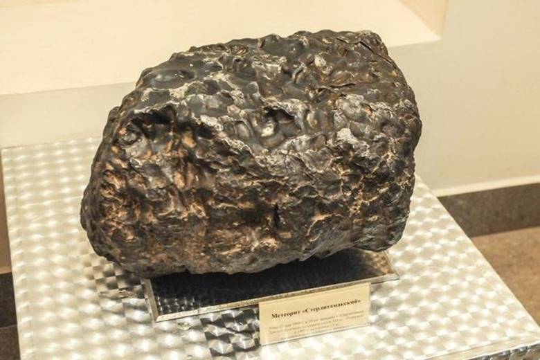Метеориты – взрывные гости из космоса