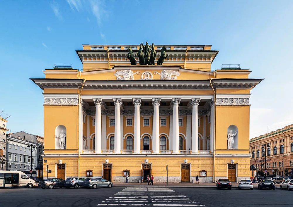 5 театров Петербурга, где нужно побывать хотя бы раз в жизни