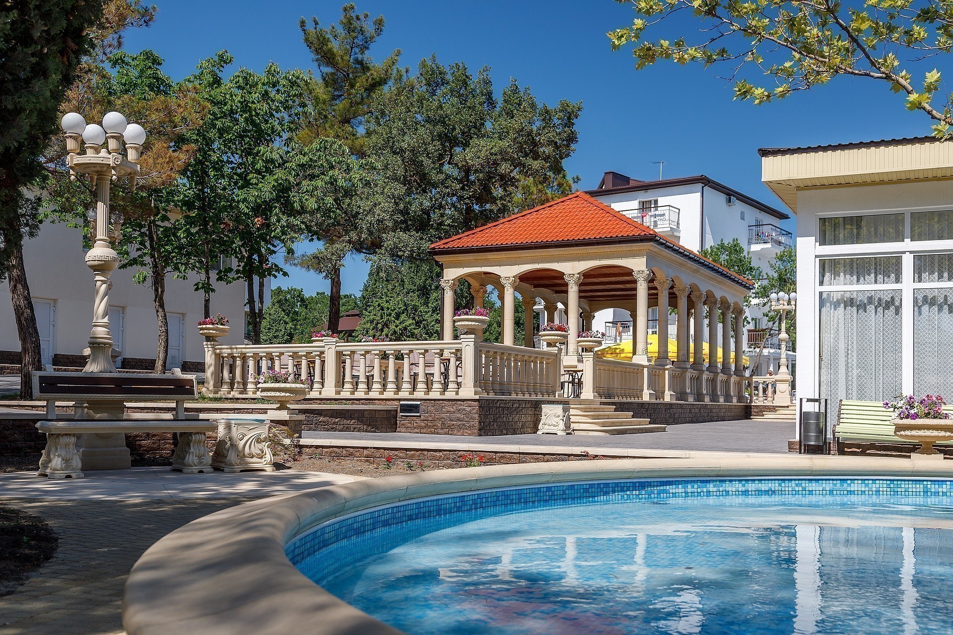 Подборка лучших отелей на черноморских курортах в бархатный сезон